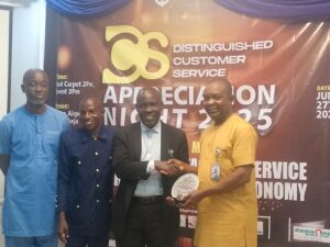 PORTBIZNESS AWARDS DISTINGUISHED CUSTOMER SERVICE REPRESENTATIVES